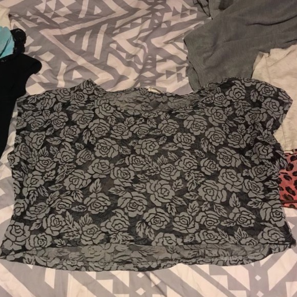 Bundle•woman’s tops - Picture 6 of 8